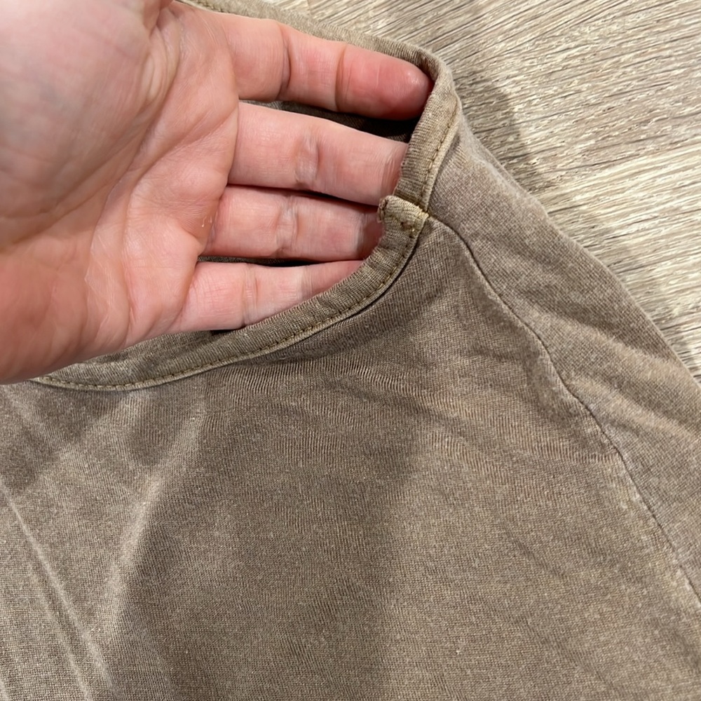 Distressed modal tank - Picture 6 of 7